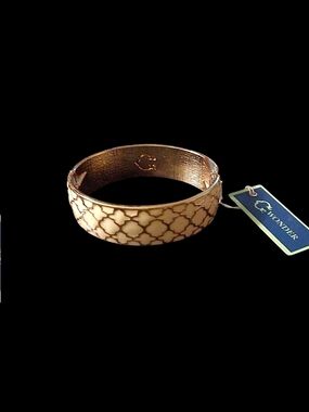 C. Wonder Gold and Cream Enamel Quatrefoil Bangle